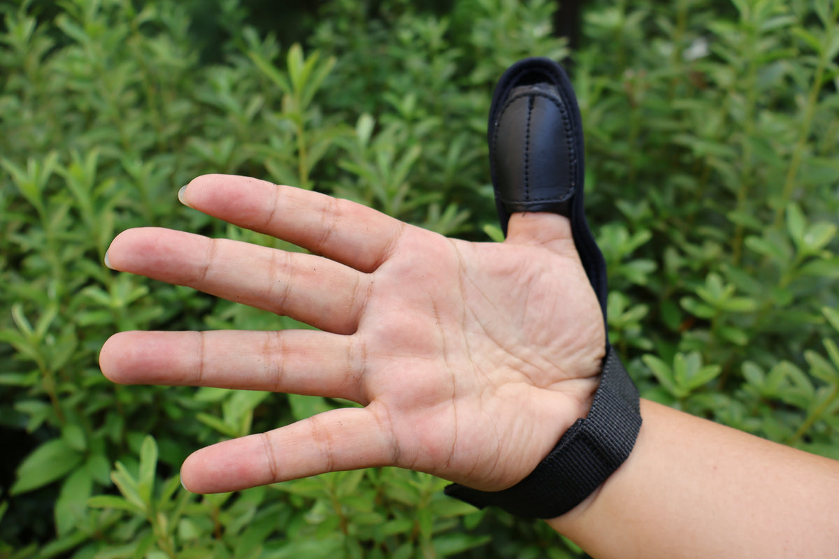 Archerymax Gants de tir à l'arc faits à la main en cuir marron à trois doigts (marron foncé, taille M Archerymax Gants de tir à l'arc faits à la main en cuir marron à trois doigts (marron foncé, taille M